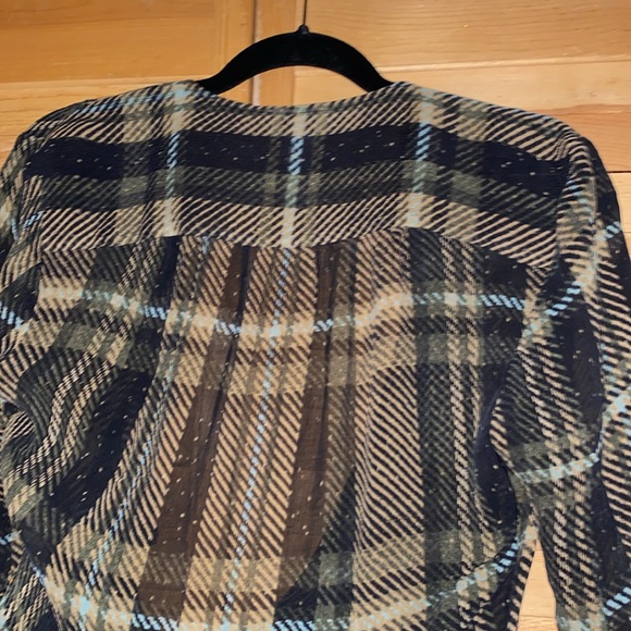 Jones New York Collection Ultra Sheer  Ruffled Neck Line & Sleeves 100% Silk - Picture 7 of 9